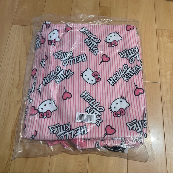NWT hello kitty flannel pink pajama pants - Picture 8 of 9